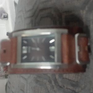 Vintage brn men watch in a great condition